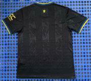 2526 Manchester United's second away football shirt - Image 3